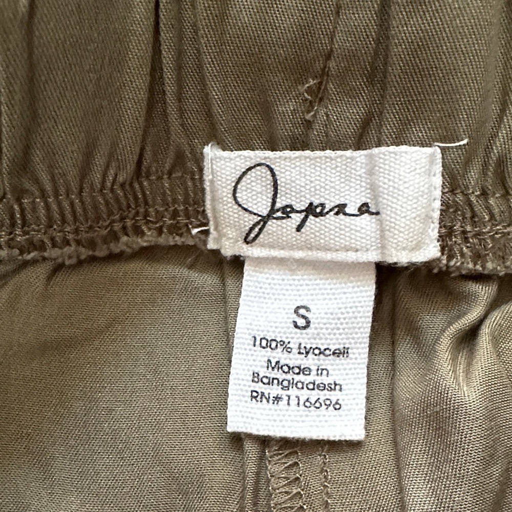 Lightweight Crinkle Green Cargo Joggers - Picture 3 of 4